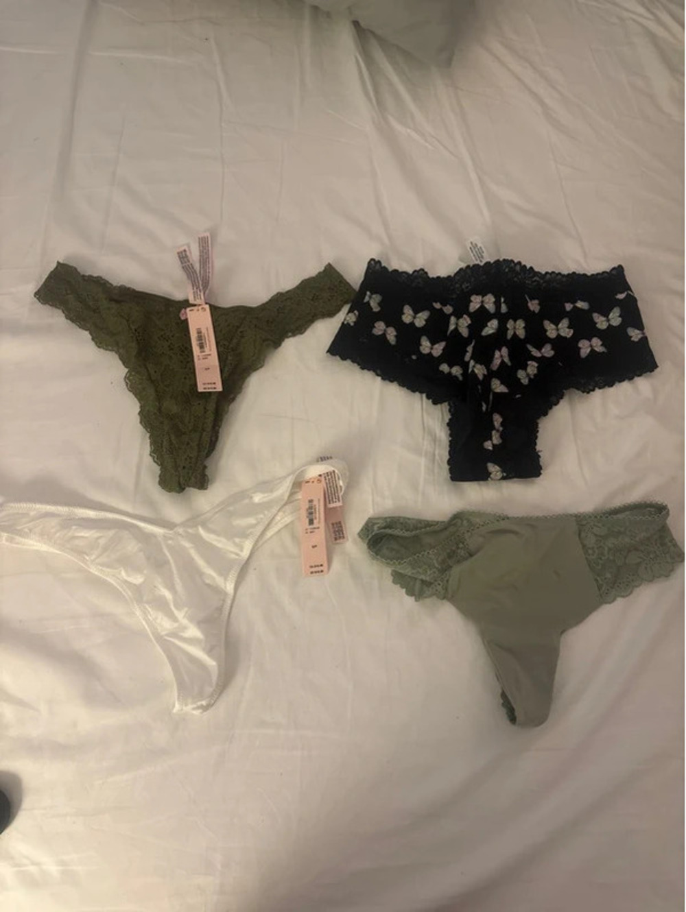 Victoria's Secret bundle size small four set
